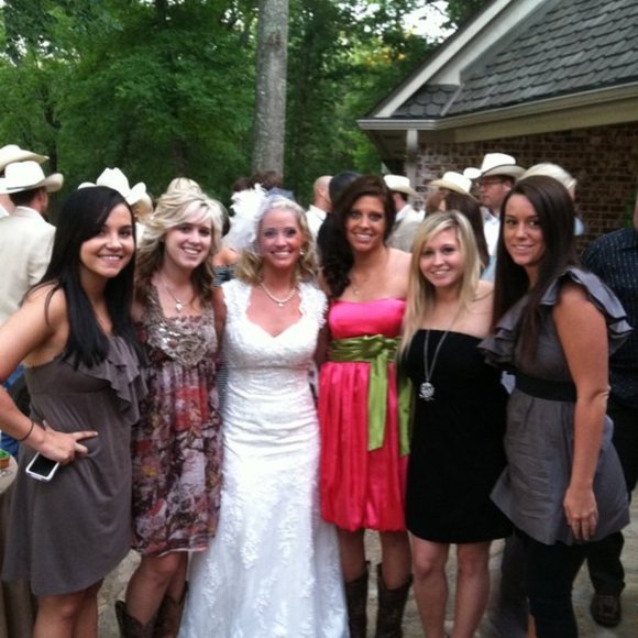 Beautiful beaded & lace wedding dress - Picture 2 of 7